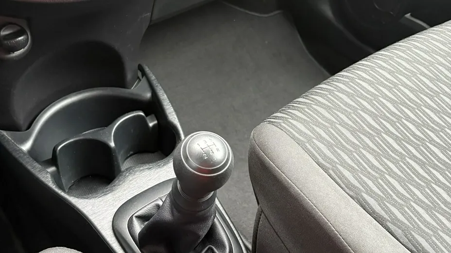 TOYOTA Yaris -