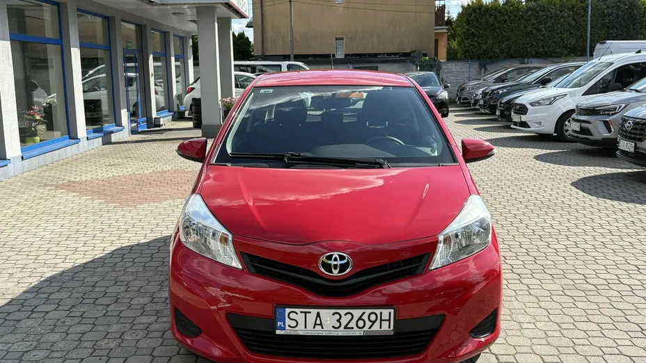 TOYOTA Yaris -