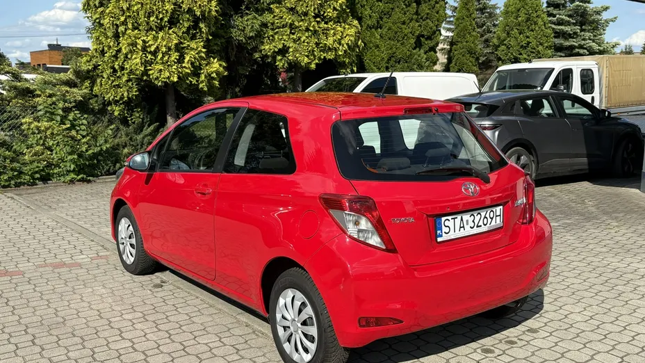 TOYOTA Yaris -