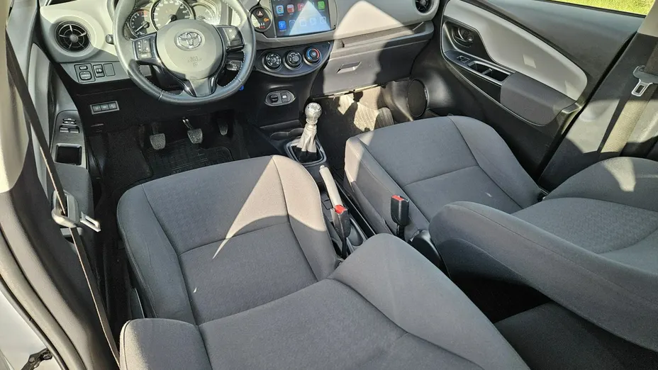 TOYOTA Yaris -