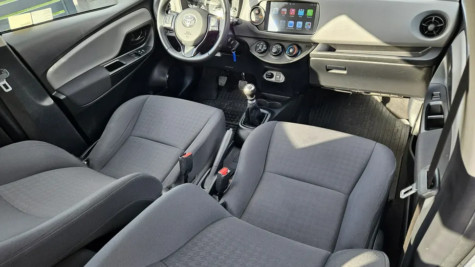 TOYOTA Yaris -