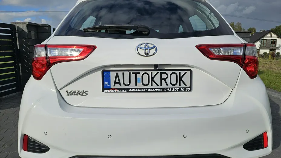TOYOTA Yaris -