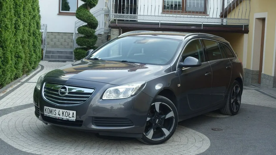 OPEL Insignia -