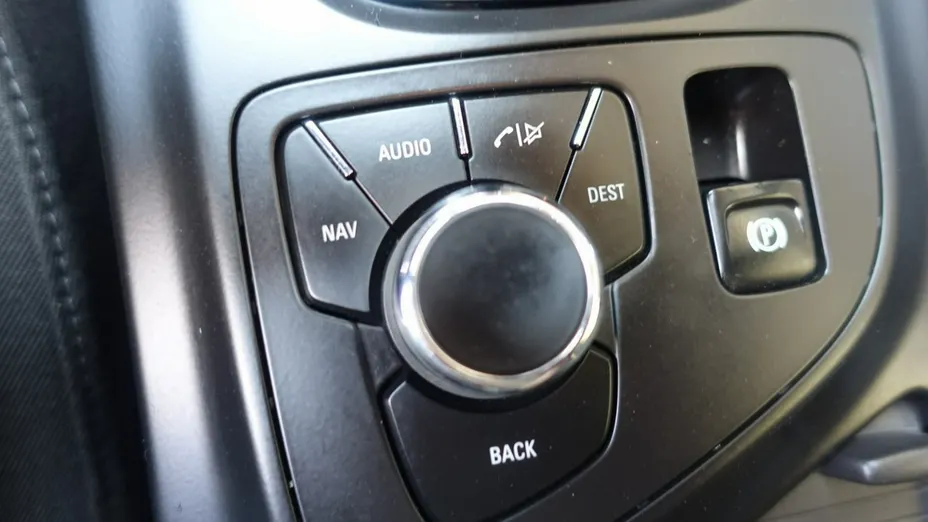 OPEL Insignia -
