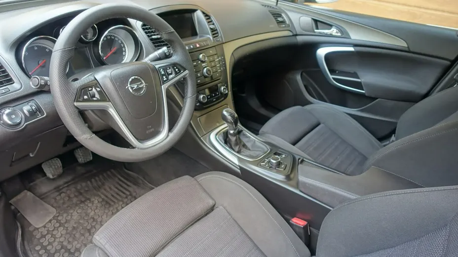 OPEL Insignia -