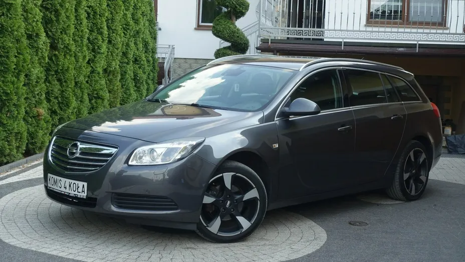 OPEL Insignia -