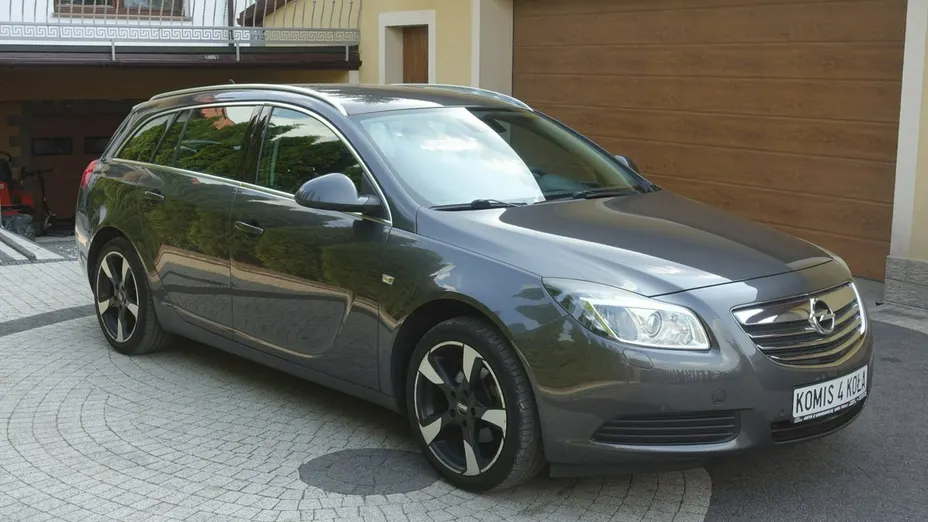 OPEL Insignia -
