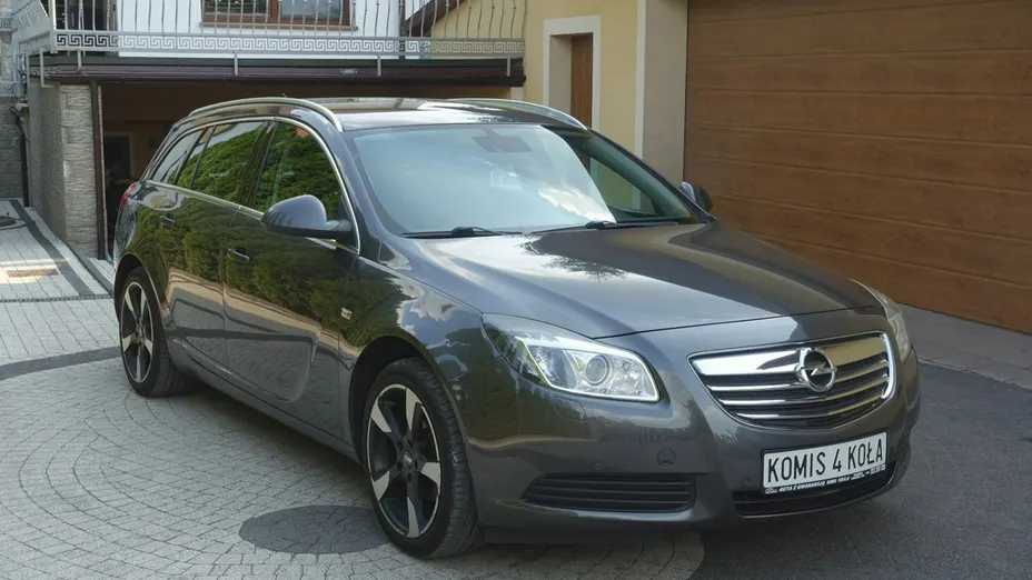 OPEL Insignia -