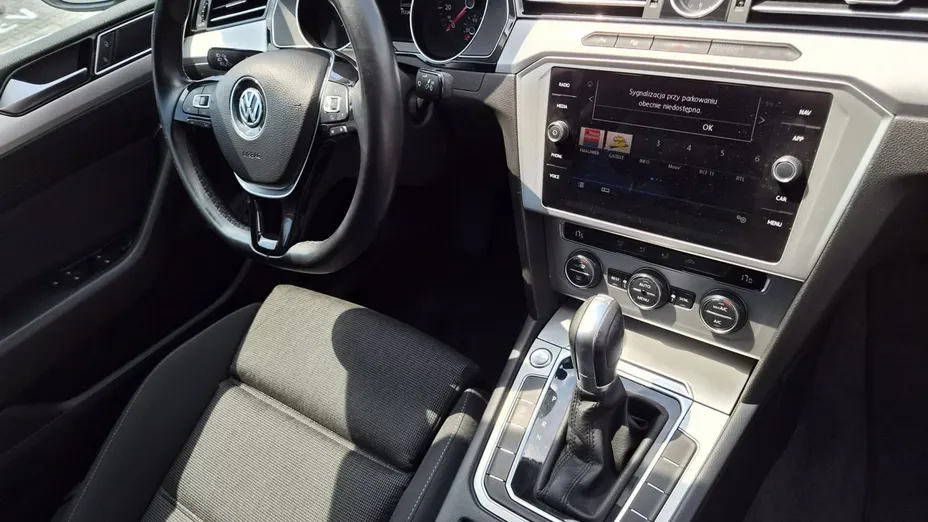 VOLKSWAGEN Passat -