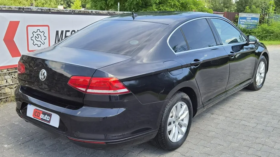VOLKSWAGEN Passat -