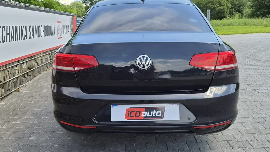 VOLKSWAGEN Passat -