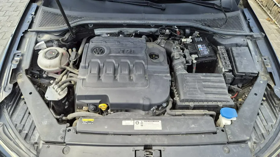 VOLKSWAGEN Passat -