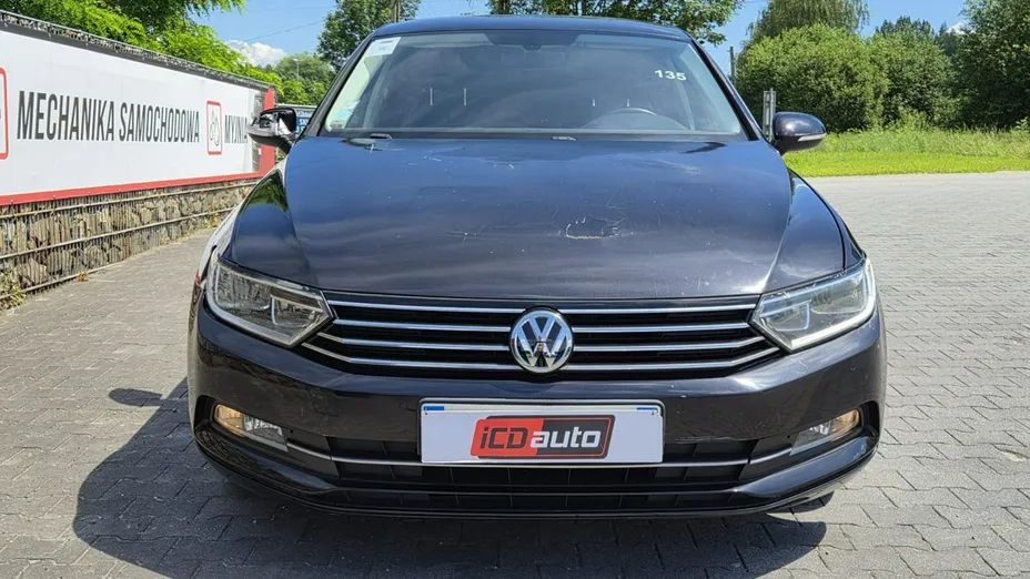 VOLKSWAGEN Passat -
