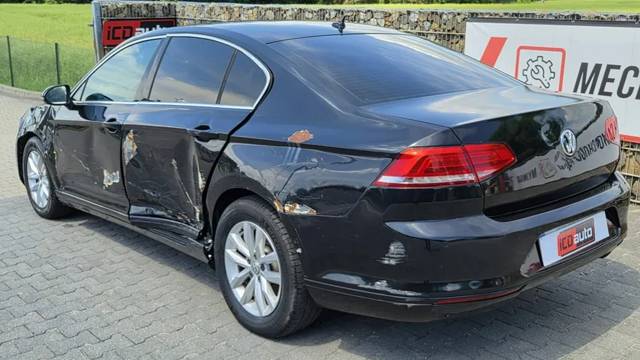 VOLKSWAGEN Passat -