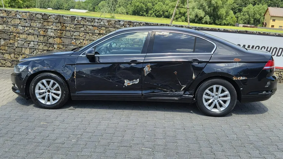 VOLKSWAGEN Passat -