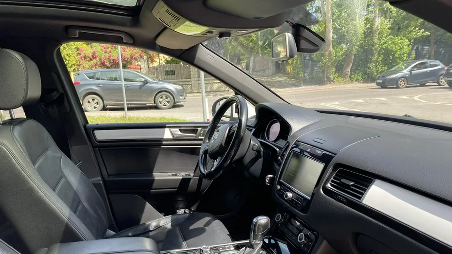VOLKSWAGEN Touareg -