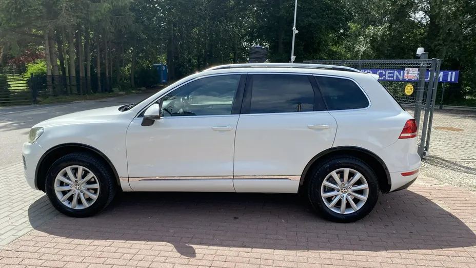 VOLKSWAGEN Touareg -