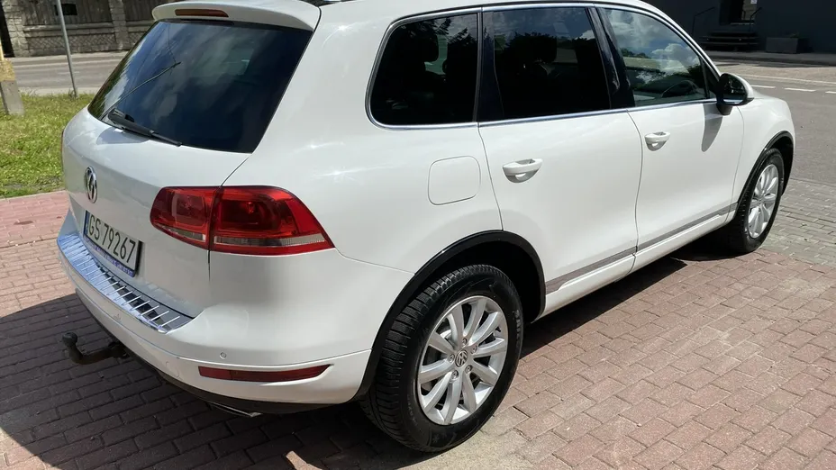 VOLKSWAGEN Touareg -