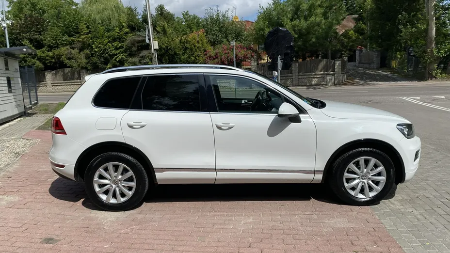 VOLKSWAGEN Touareg -