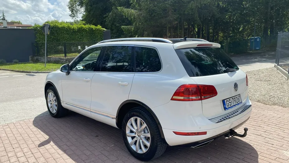 VOLKSWAGEN Touareg -