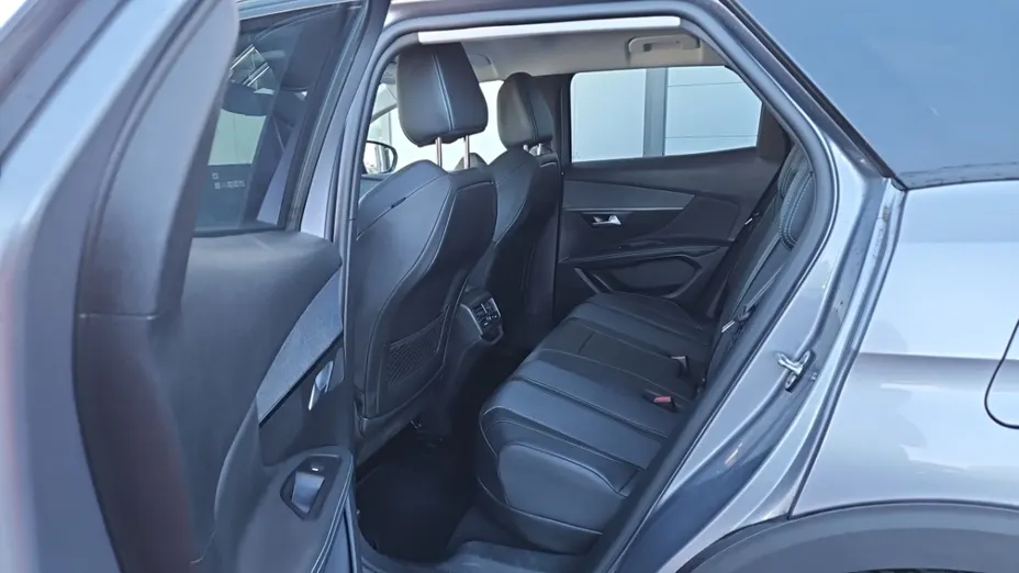 PEUGEOT 3008 -