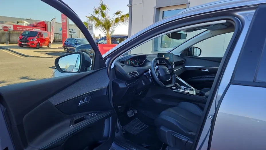 PEUGEOT 3008 -