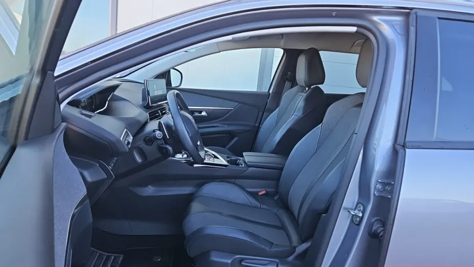 PEUGEOT 3008 -