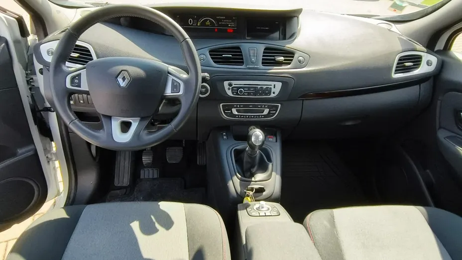 RENAULT Scenic -