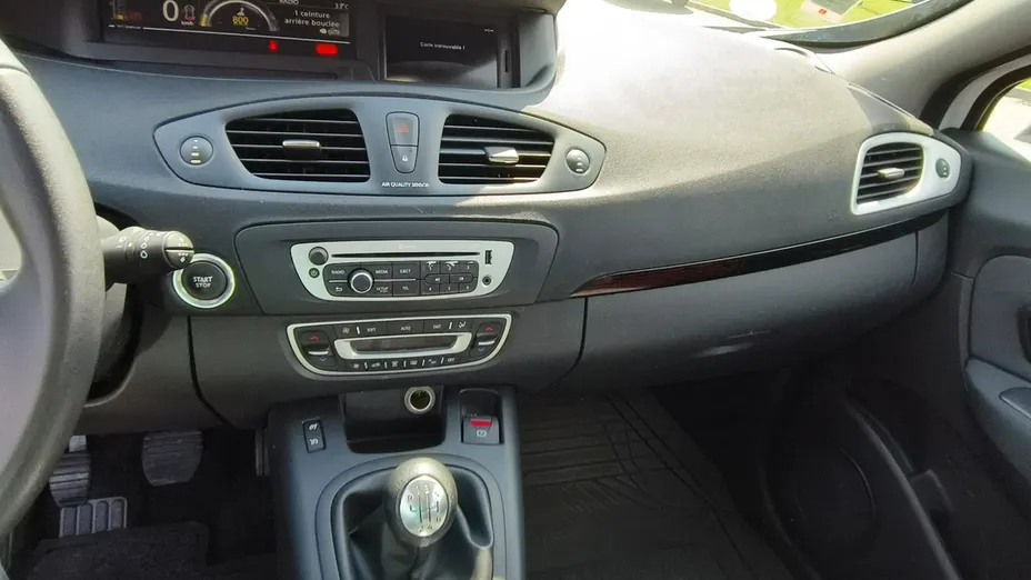 RENAULT Scenic -
