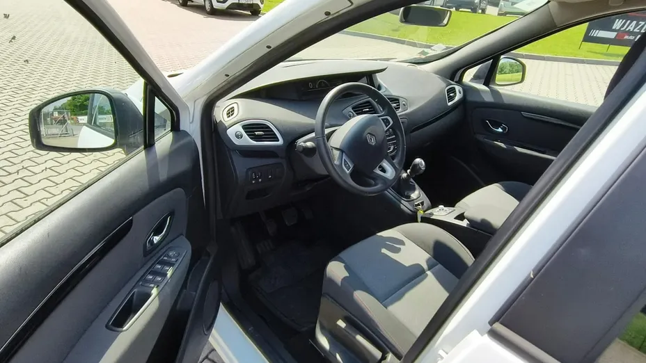 RENAULT Scenic -