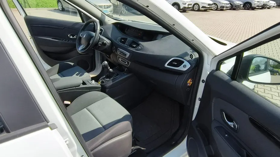 RENAULT Scenic -
