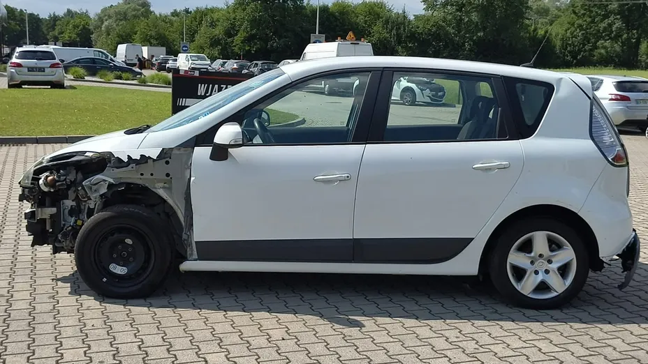 RENAULT Scenic -