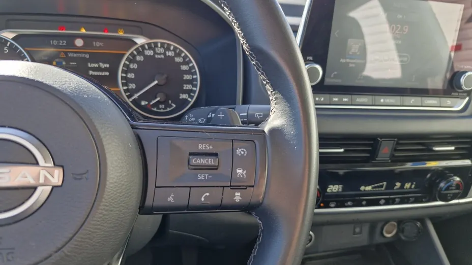 NISSAN Qashqai -