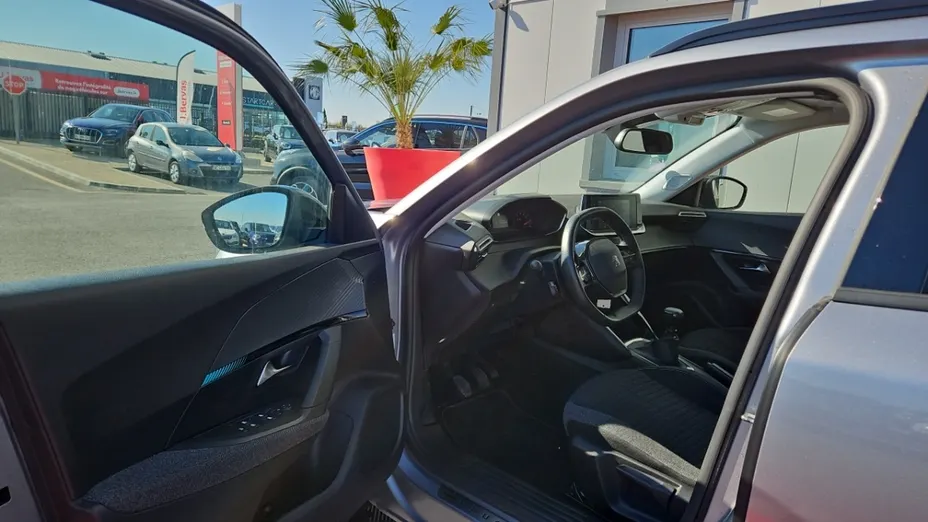 PEUGEOT 2008 -
