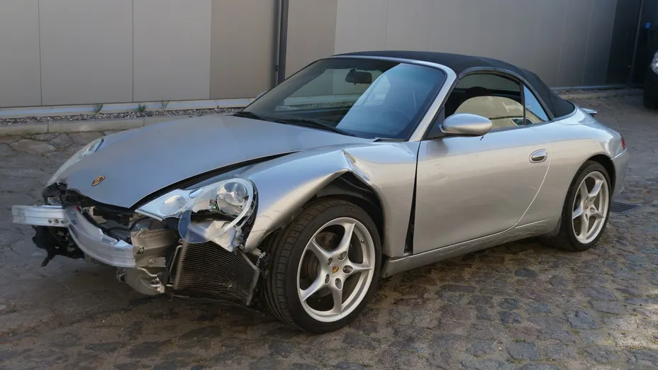 PORSCHE 911 -