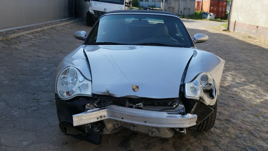 PORSCHE 911 -