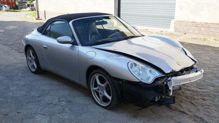 PORSCHE 911 -