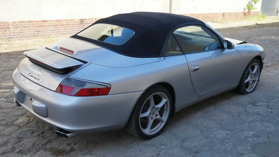 PORSCHE 911 -