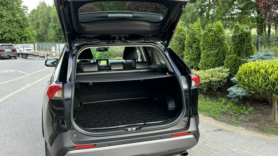 TOYOTA RAV4 -