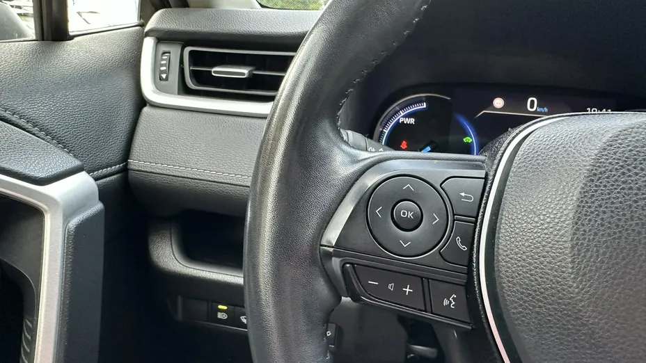 TOYOTA RAV4 -