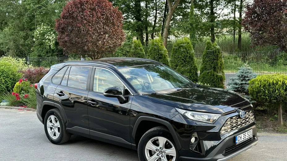 TOYOTA RAV4 -