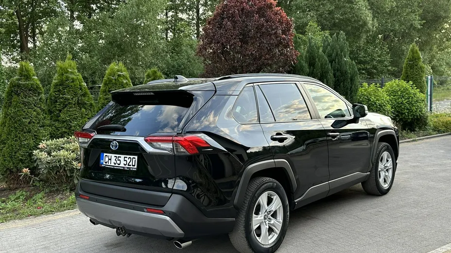 TOYOTA RAV4 -