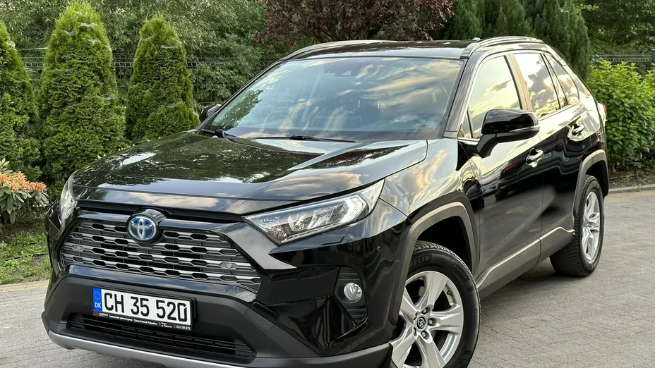 TOYOTA RAV4 -