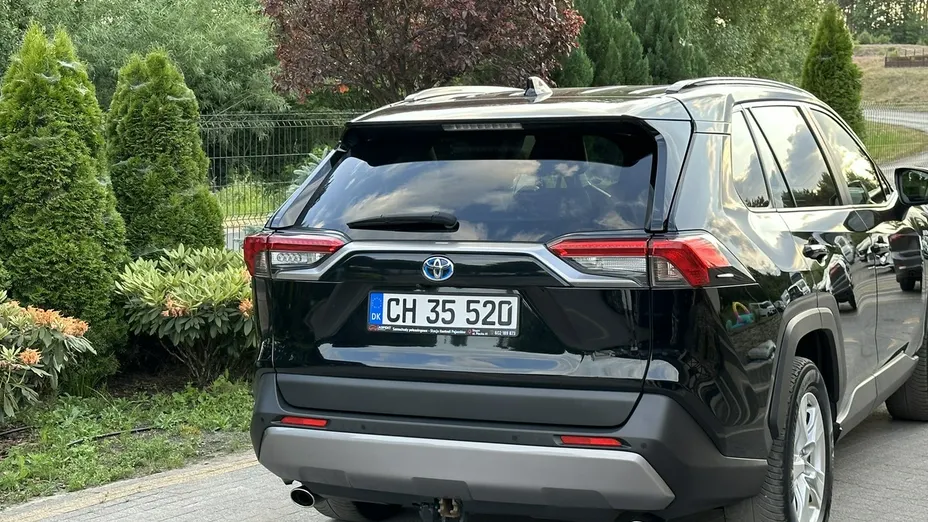 TOYOTA RAV4 -