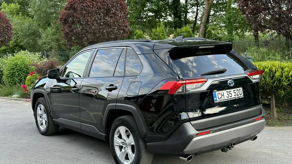 TOYOTA RAV4 -