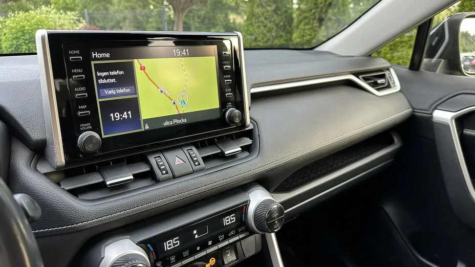 TOYOTA RAV4 -