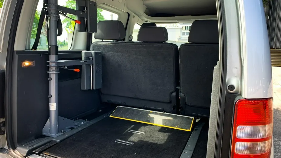 VOLKSWAGEN Caddy -