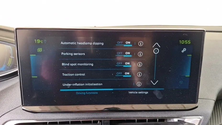 PEUGEOT 3008 -