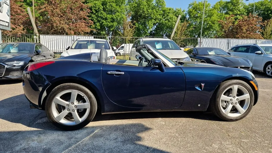 PONTIAC Solstice -