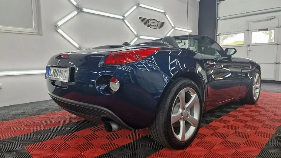 PONTIAC Solstice -